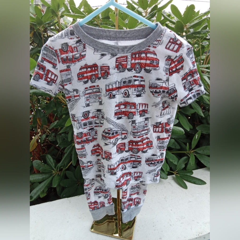Kids Fire Truck Print Pajama Set GUC Sz 4T